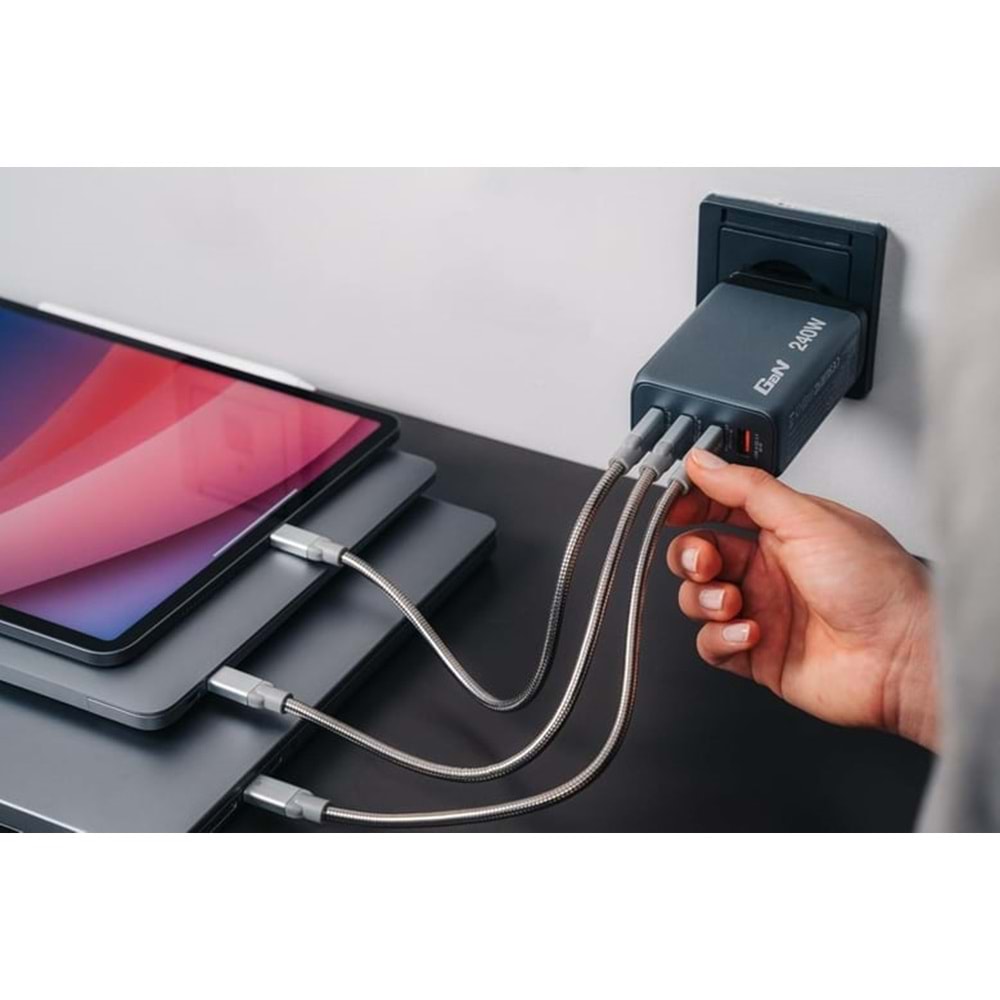 VERBATIM 32205 GNC-240 GaN Charger 240W xUSB-C 140W /1 x USB-C 100W/1xUSB-C 65W